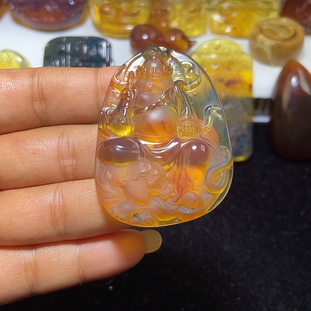 琥珀未镶嵌颈饰缅甸天然琥珀吊坠