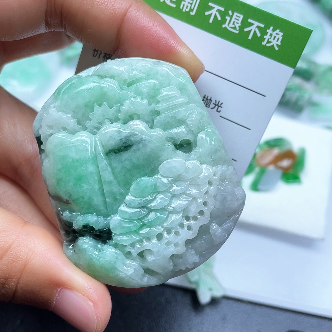 翡翠颈饰未镶嵌翡翠