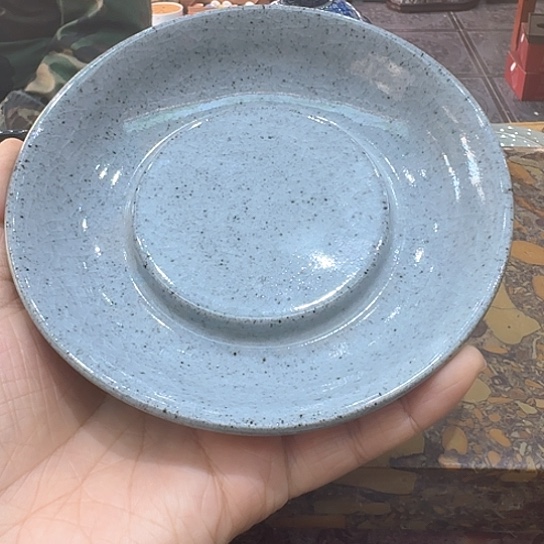 壶承一个，瓷。。。品茗