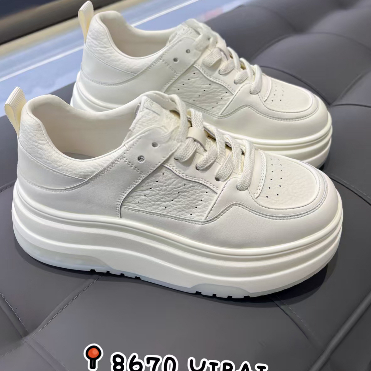 王荣女装新款白色休闲鞋