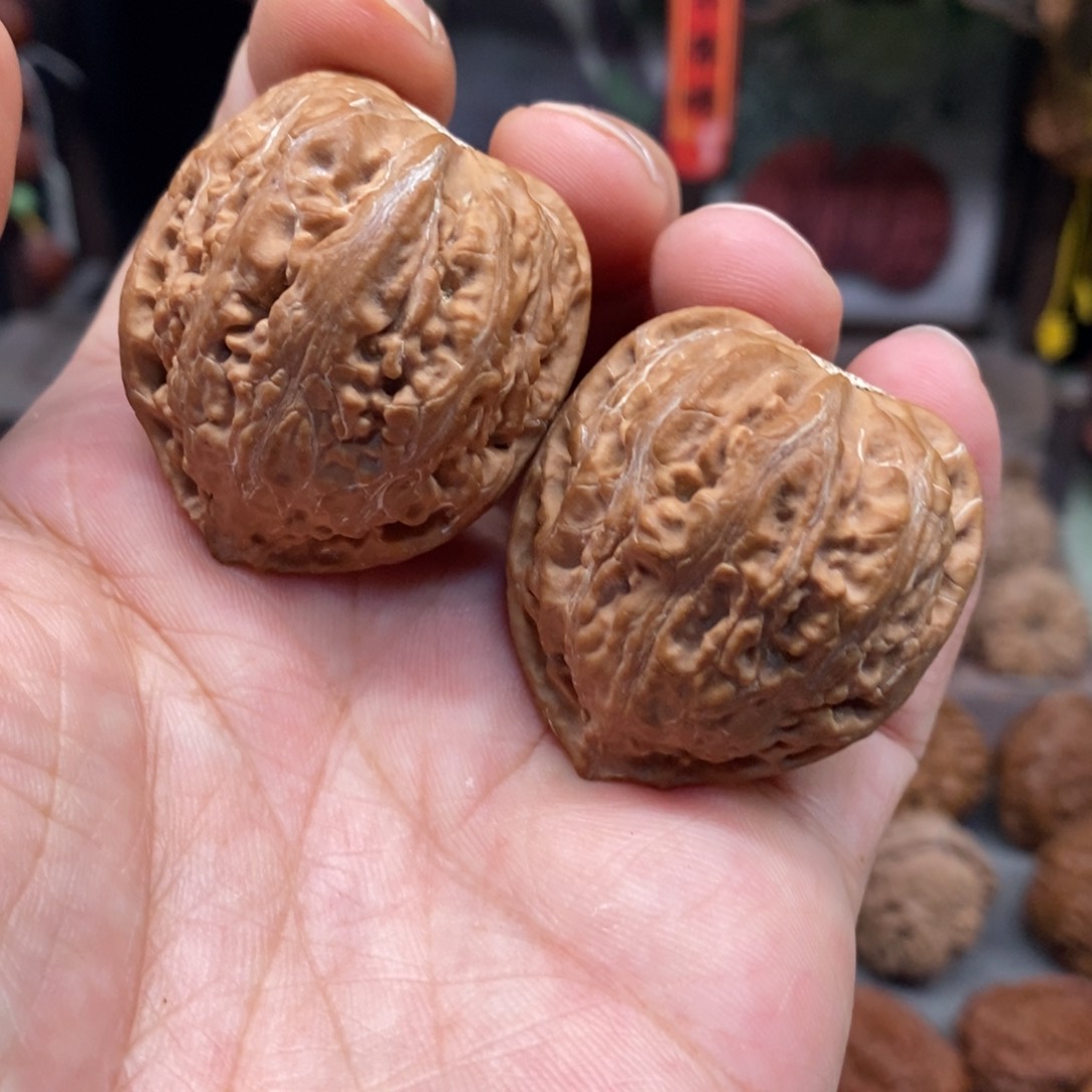 文玩核桃把件蚂蚁官帽