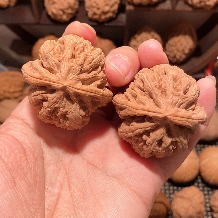 文玩核桃吊坠42尺大粗筋有修