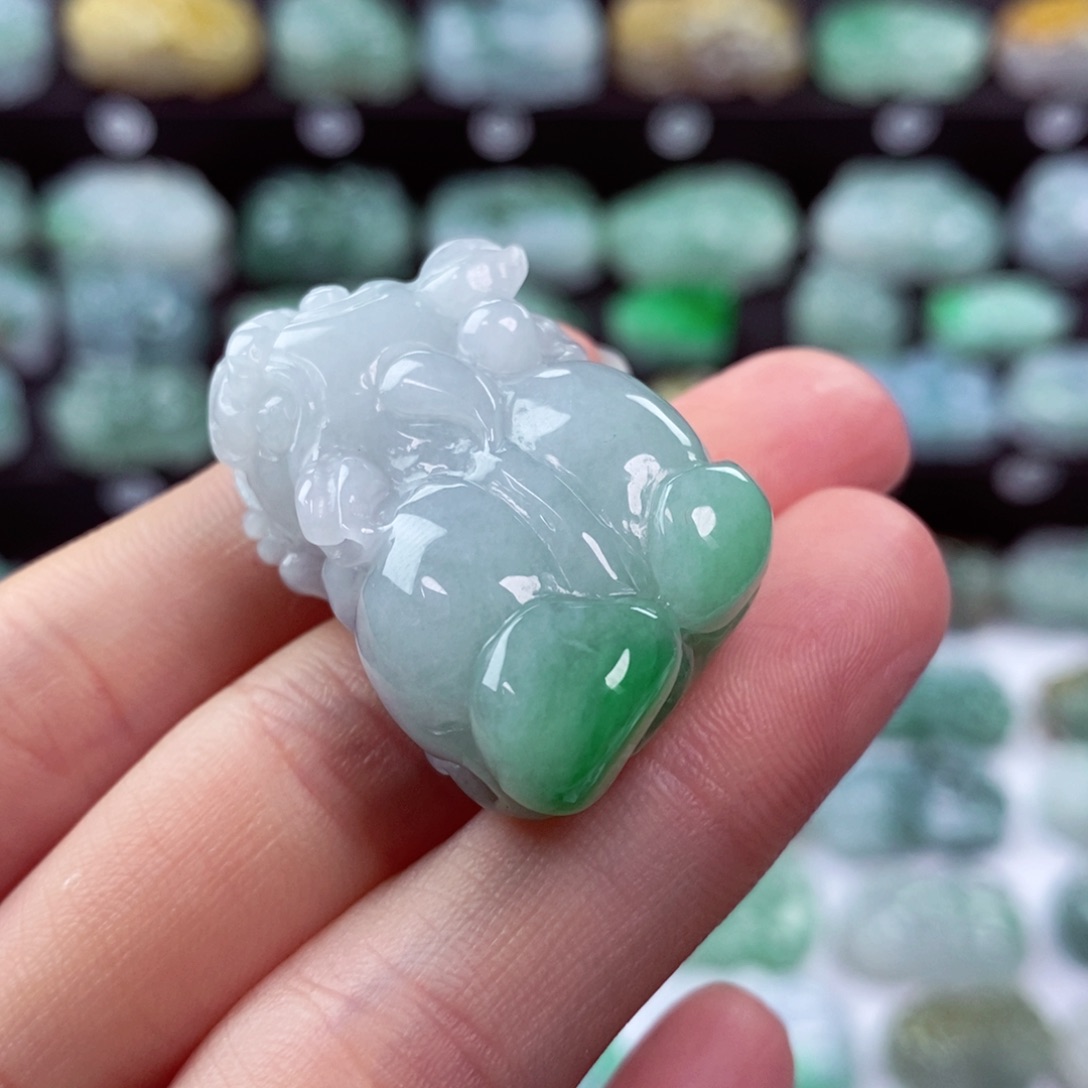 翡翠颈饰未镶嵌天然