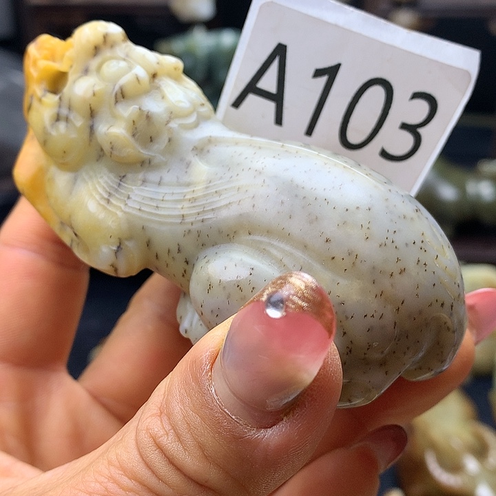 和田玉未镶嵌车挂