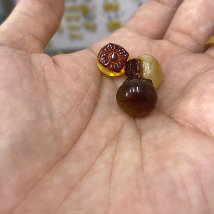 蜜蜡未镶嵌裸石多样性发货其二