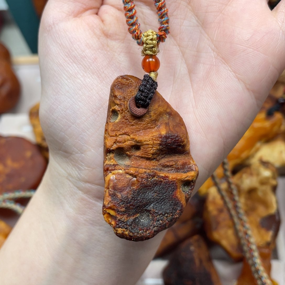 琥珀珠宝奇石未镶嵌