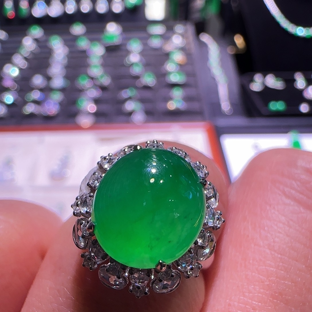 翡翠18K金镶嵌戒指