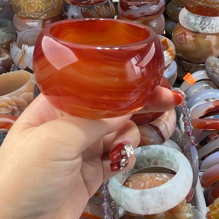 玛瑙/玉髓手镯未镶嵌且*一共500