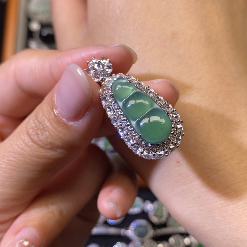 【闪购商品】翡翠颈饰未镶嵌天然