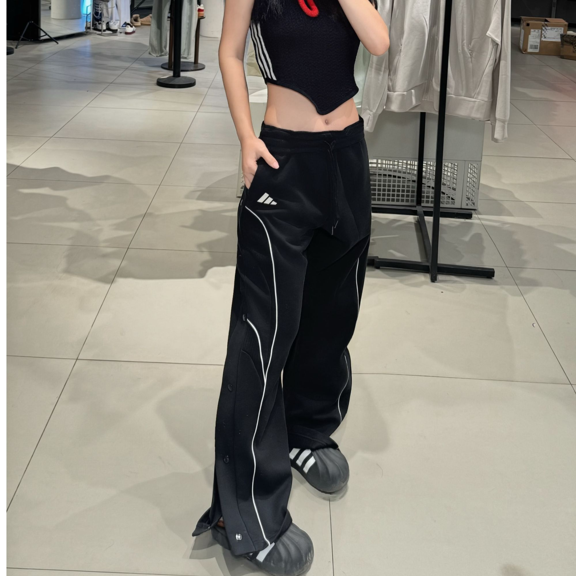 adidas马年限定CNY新年款拼接侧开排扣宽松运动长裤KT0637 KV9210