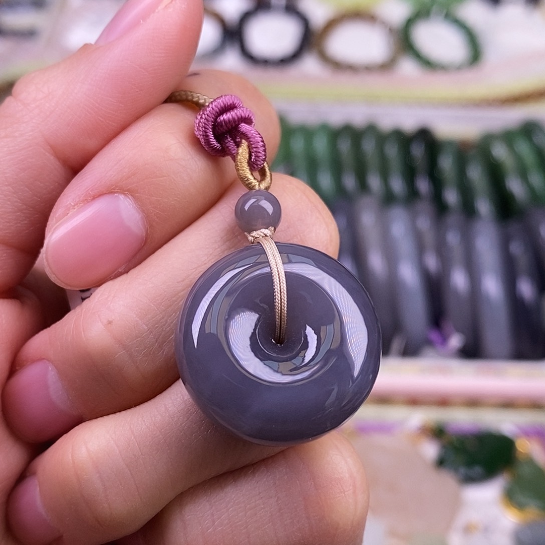 颈饰未镶嵌和田玉烟紫平安扣