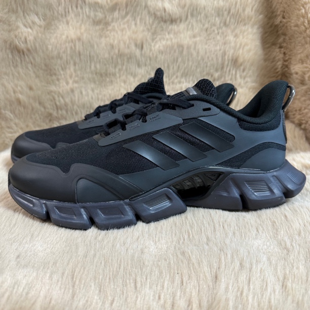 95新 NIKE/耐克 42.5码265/ adidas Climacool 缓震 跑鞋 全黑