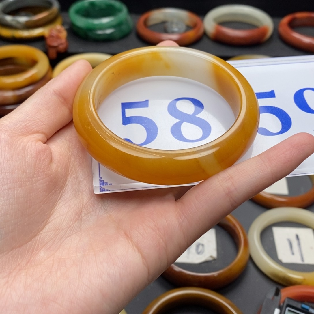 石英质玉（黄龙玉）手镯 未镶嵌