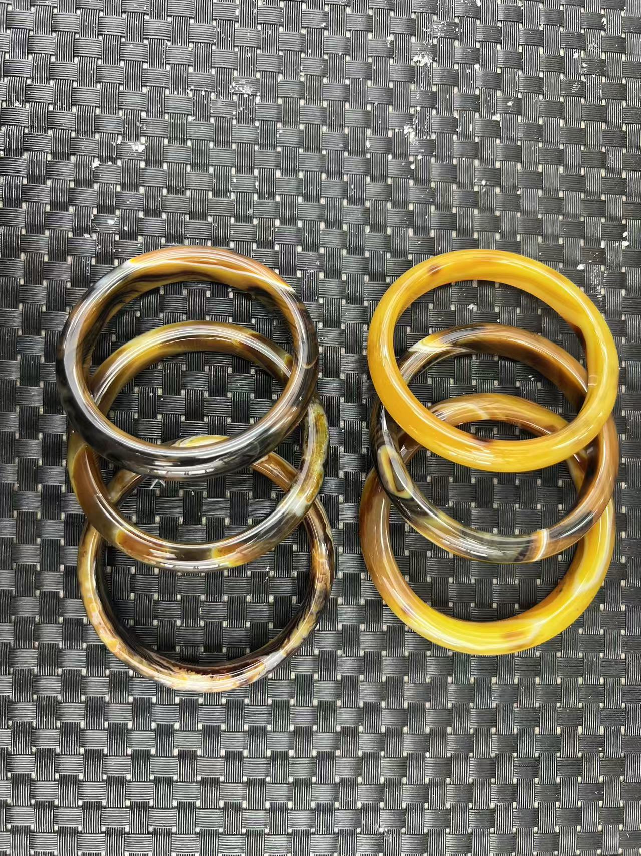 天然玛瑙玉带缠腰泥鳅背手镯多样性发其一