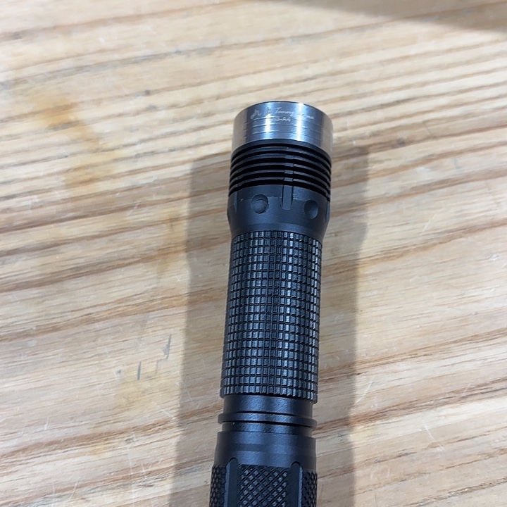 丸龟A4高显色手电