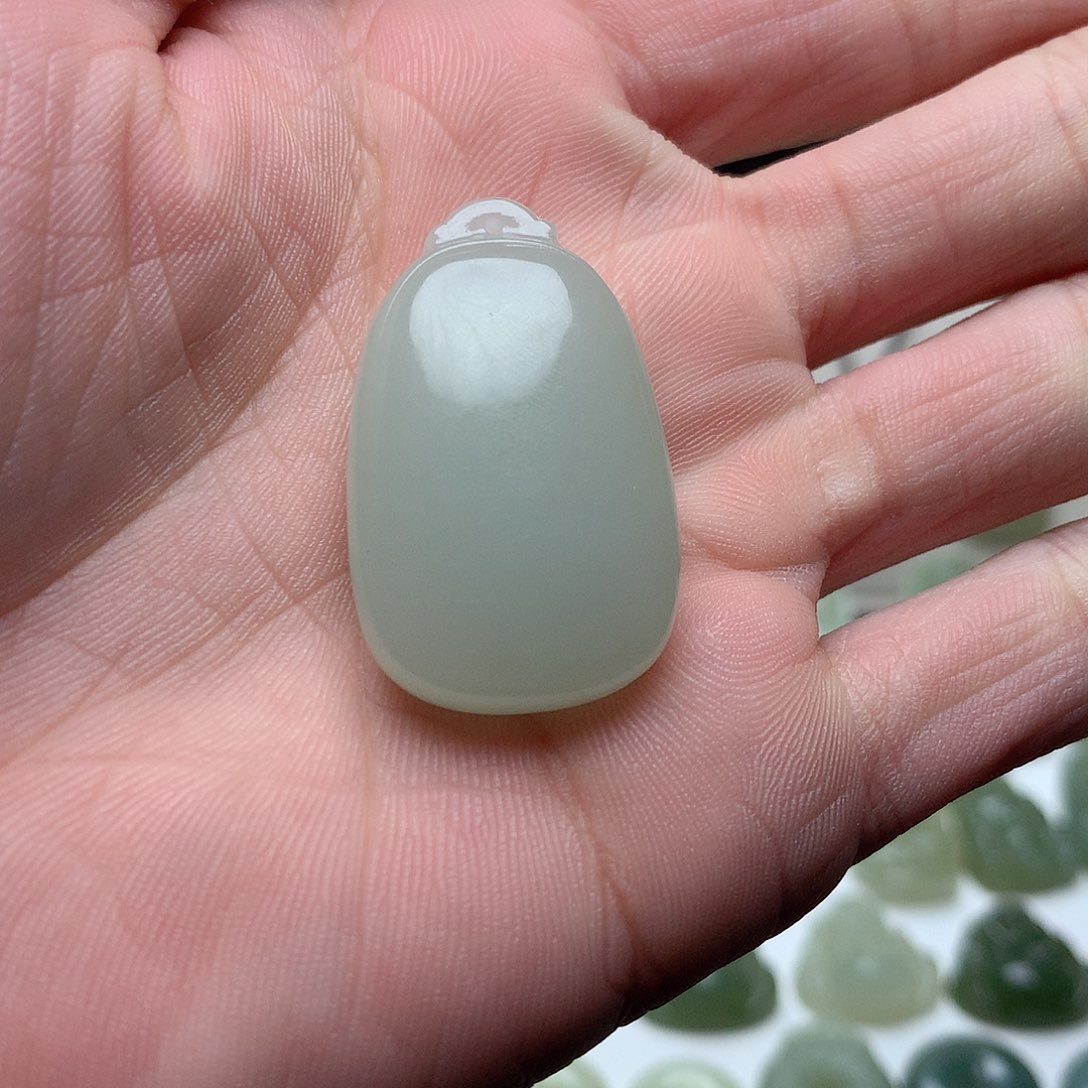 和田玉颈饰未镶嵌圸*、