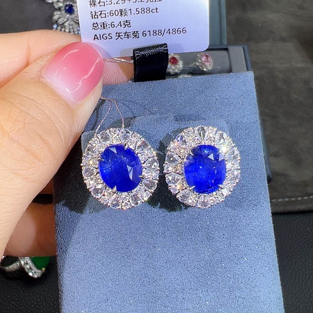 蓝宝石耳饰18K金镶嵌