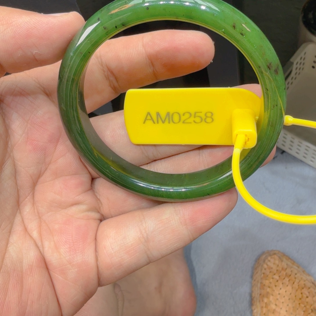 和田玉（碧玉）手镯未镶嵌60