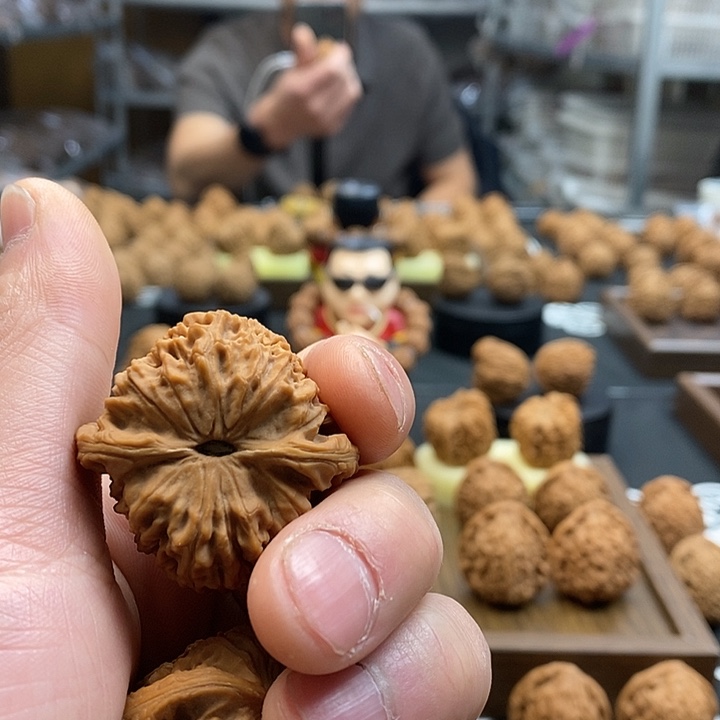  ***楠大叶紫檀（黑酸枝木类）南疆石