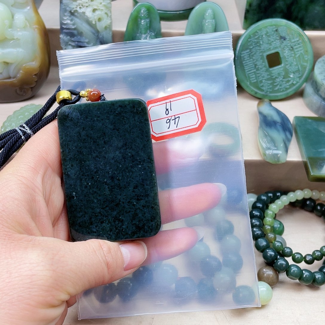 未镶嵌和田玉挂件