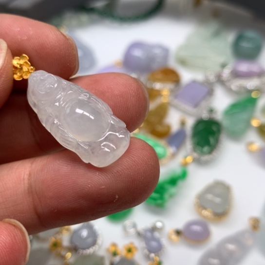 翡翠颈饰未镶嵌翡翠