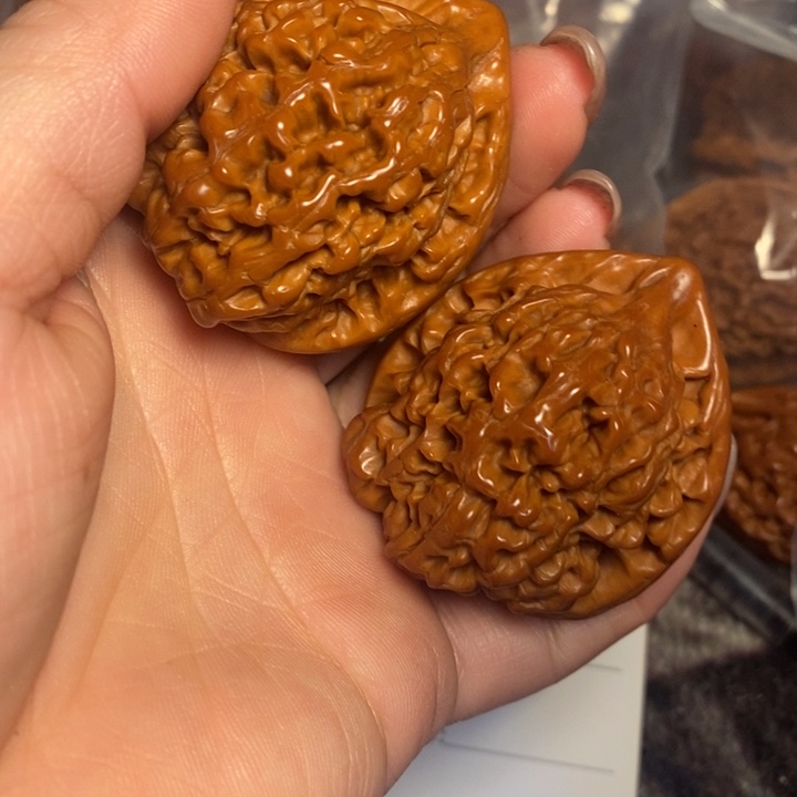 A***蛮文玩核桃吊坠             