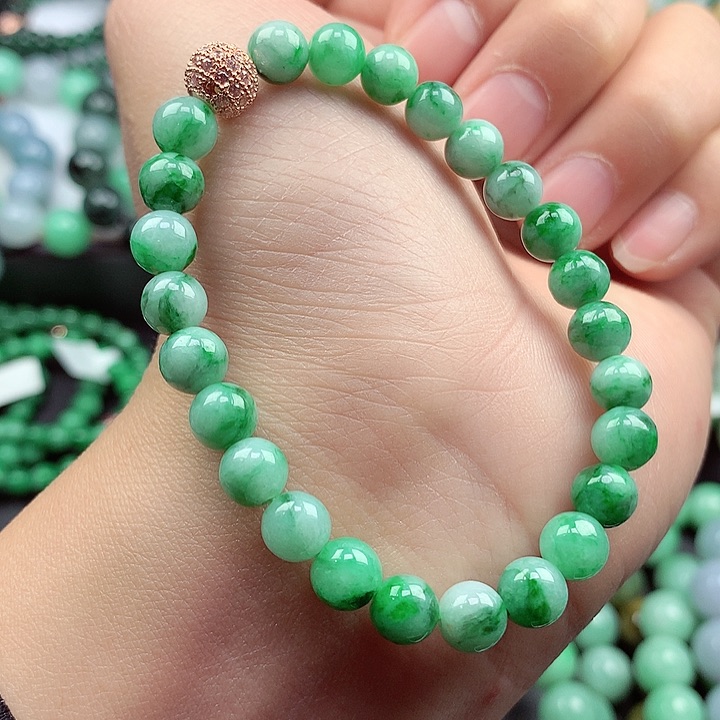 翡翠颈饰未镶嵌手串