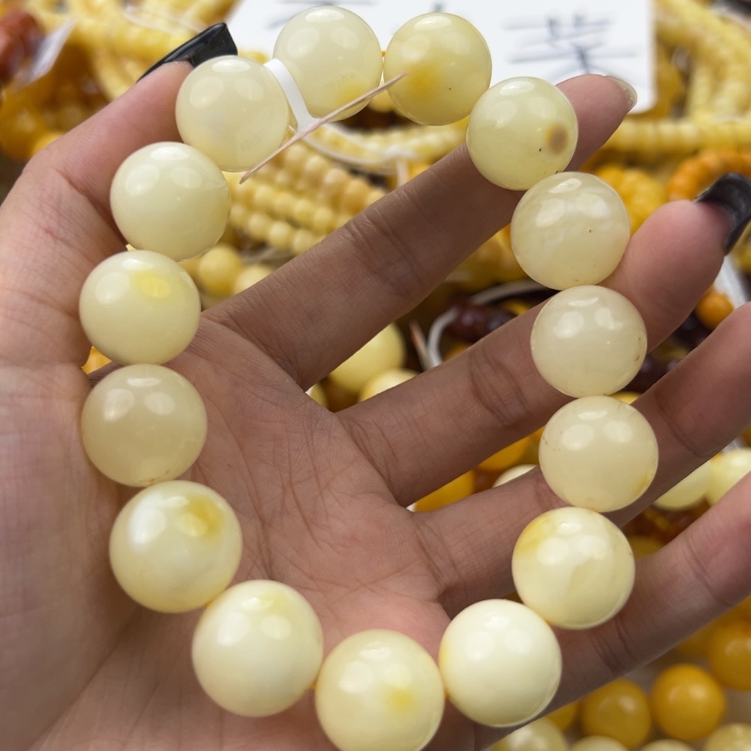 琥珀珠宝奇石未镶嵌