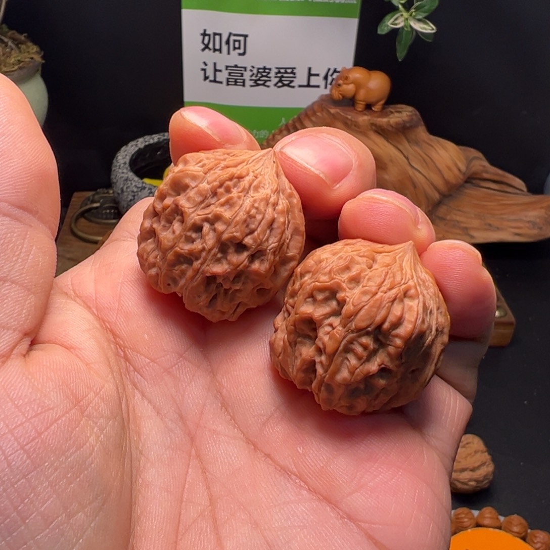 文玩核桃吊坠凹底小石子