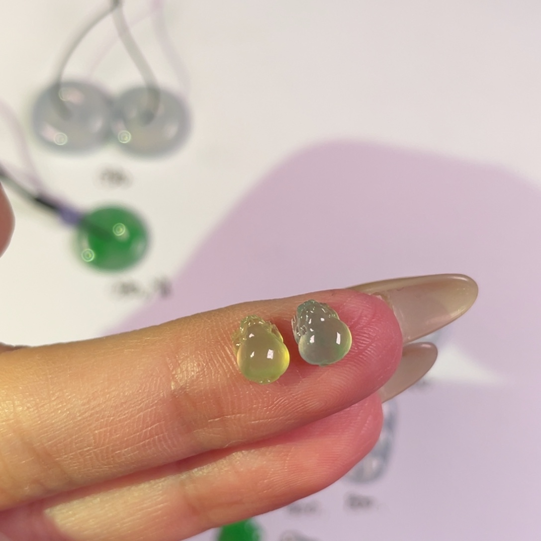 翡翠未镶嵌颈饰裸石