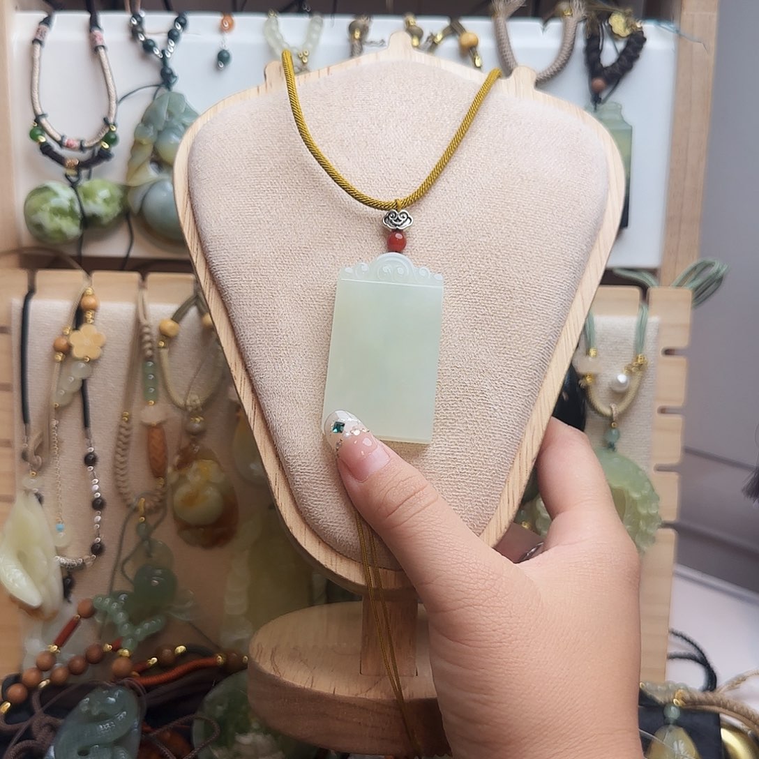 蜜***果蛇纹石玉合金颈饰