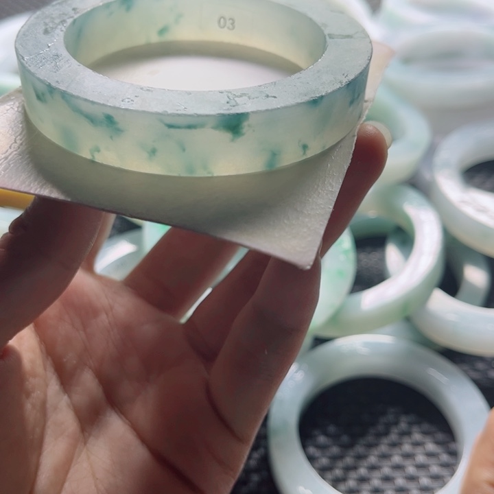 逍***远定制翡翠未镶嵌正圈