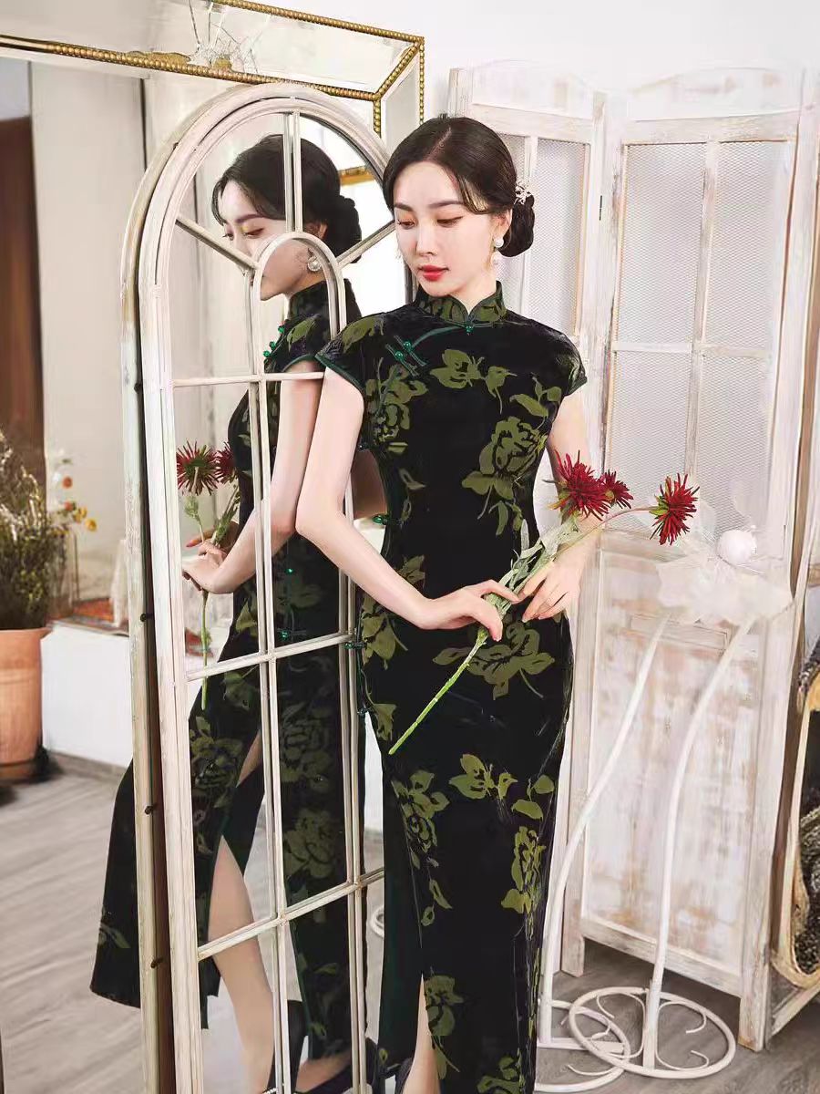 9104-真丝绒旗袍2025年新款复古中国风改良版修身性感连衣裙