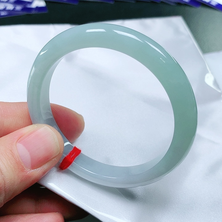 翡翠手镯（圆镯）未镶嵌翡翠手镯未镶嵌