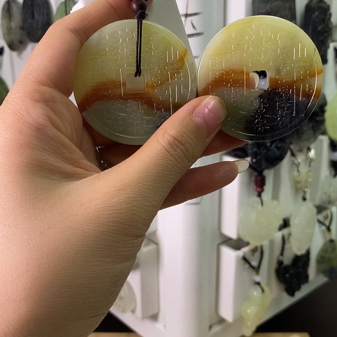 蛇纹石玉颈饰未镶嵌乐***贝100