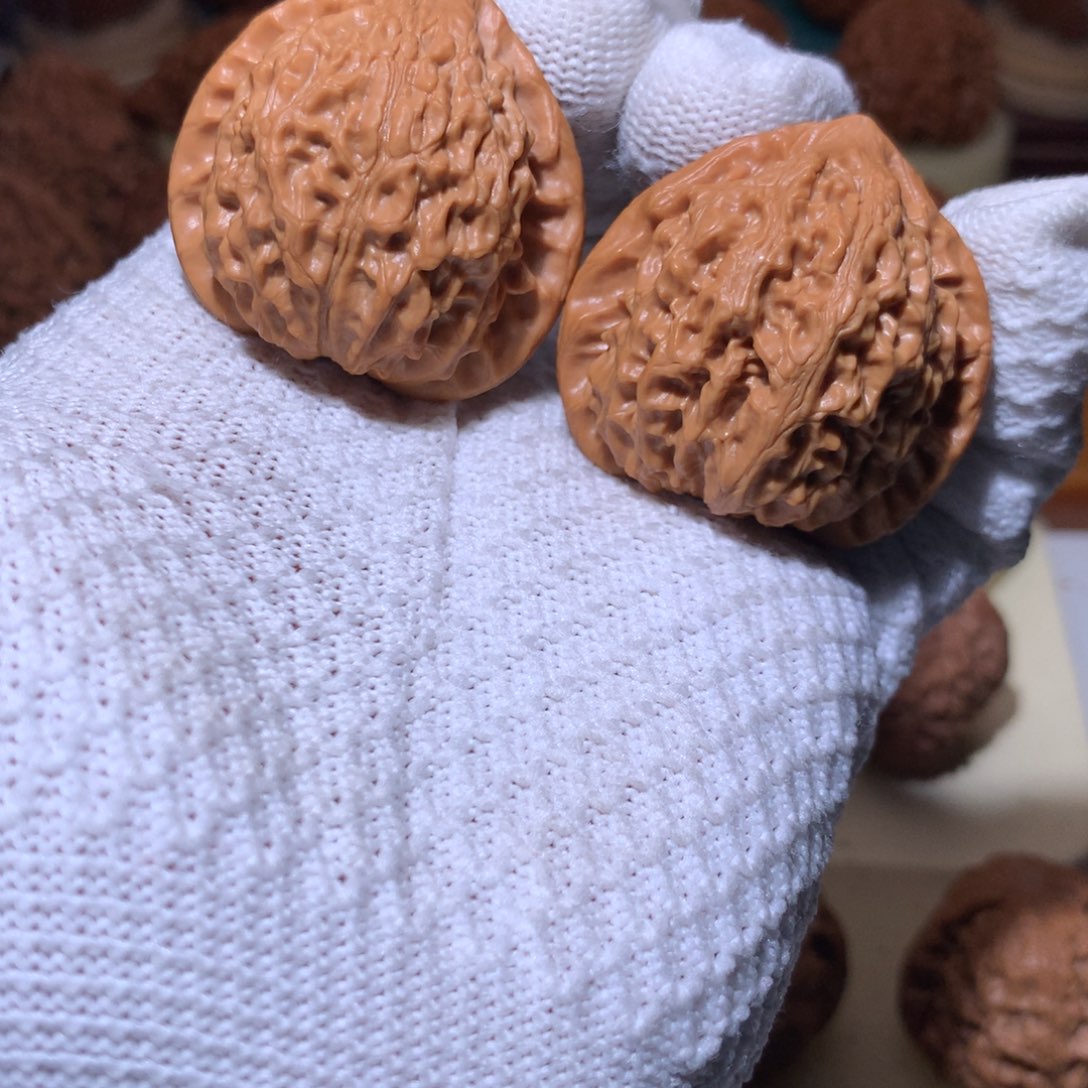 文玩核桃把件全品金牛