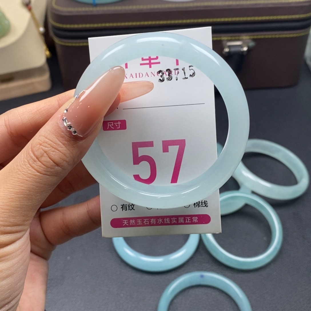 石英质玉未镶嵌手镯