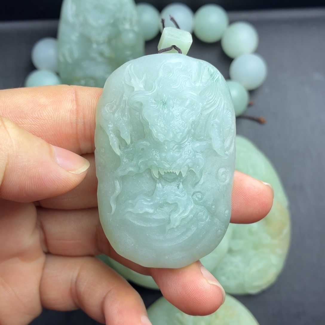 定制翡翠未镶嵌龙牌