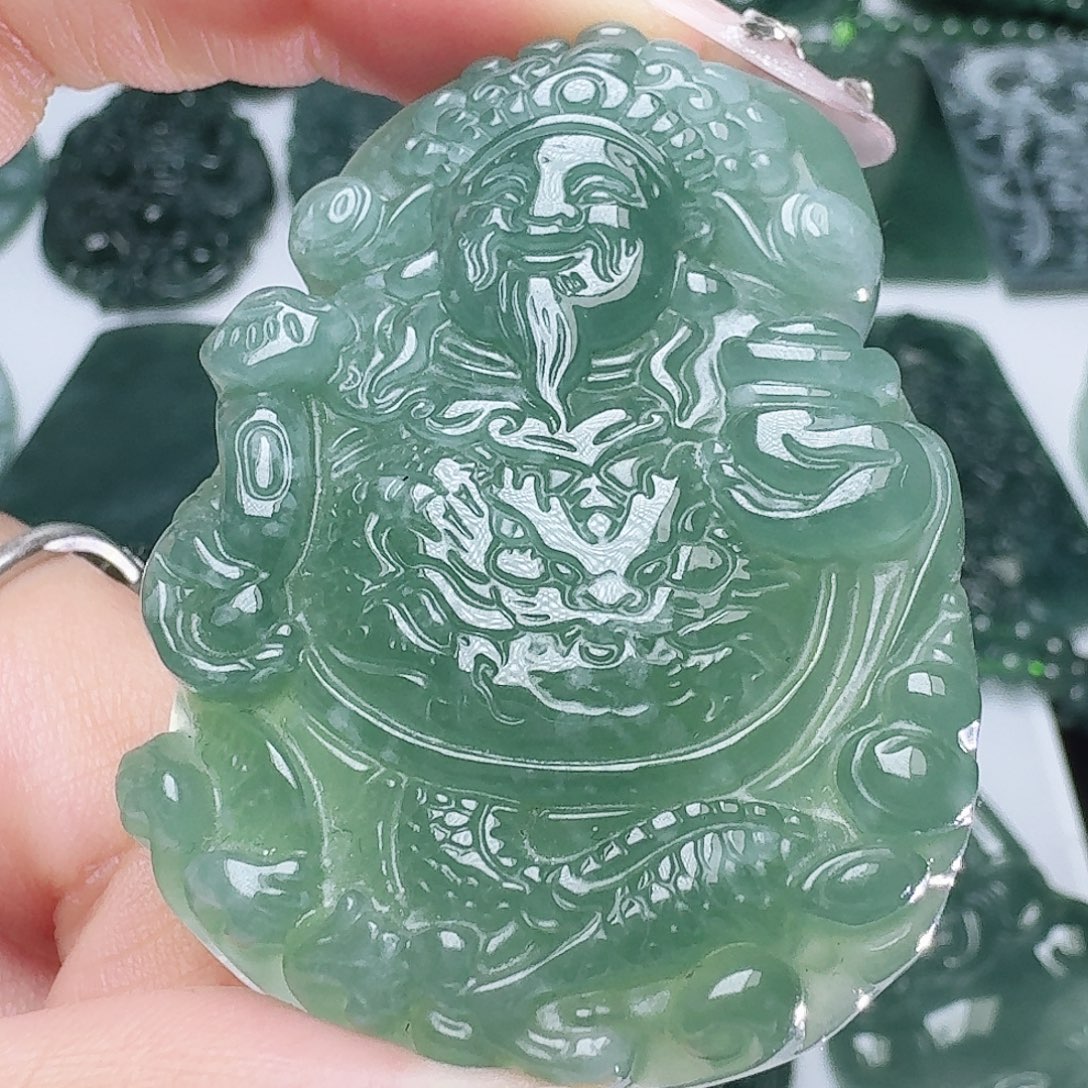 翡翠未镶嵌颈饰天然的A货翡翠多样性发其一 