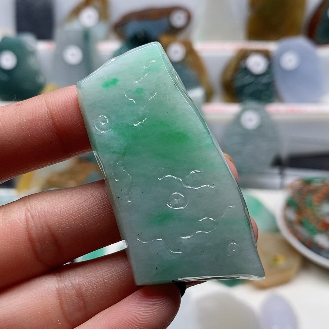 翡翠未镶嵌颈饰如翠翡翠A货挂件