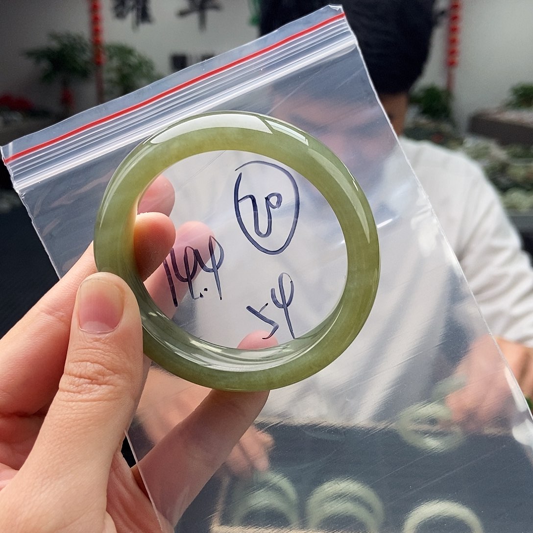 和田玉颜色多样性发拍一发一未镶嵌