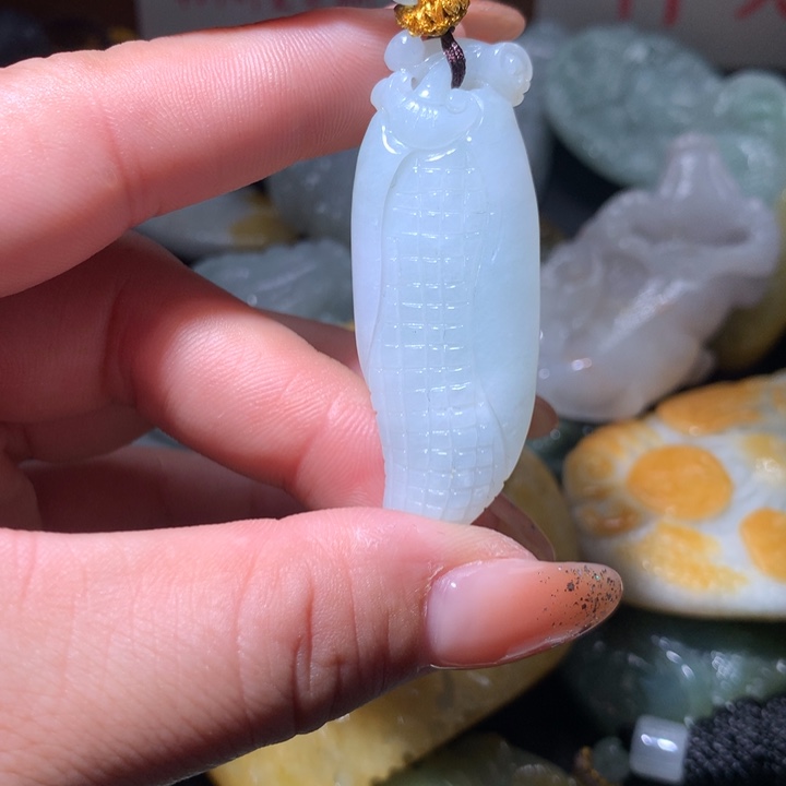 翡翠未镶嵌颈饰保真天然A货翡翠