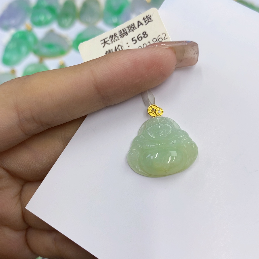 翡翠18K金镶嵌颈饰翡翠