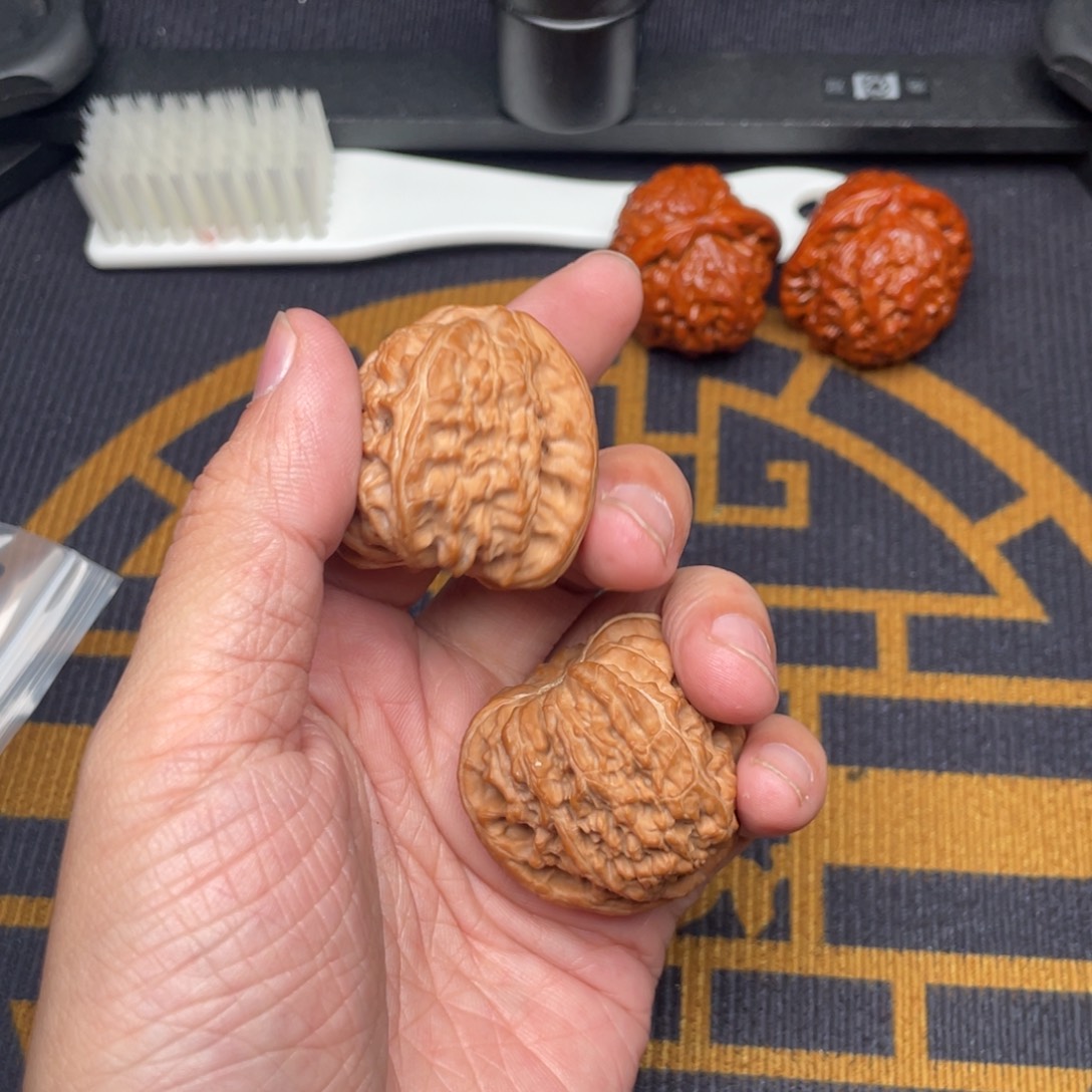 *****吊坠文玩核桃三角白