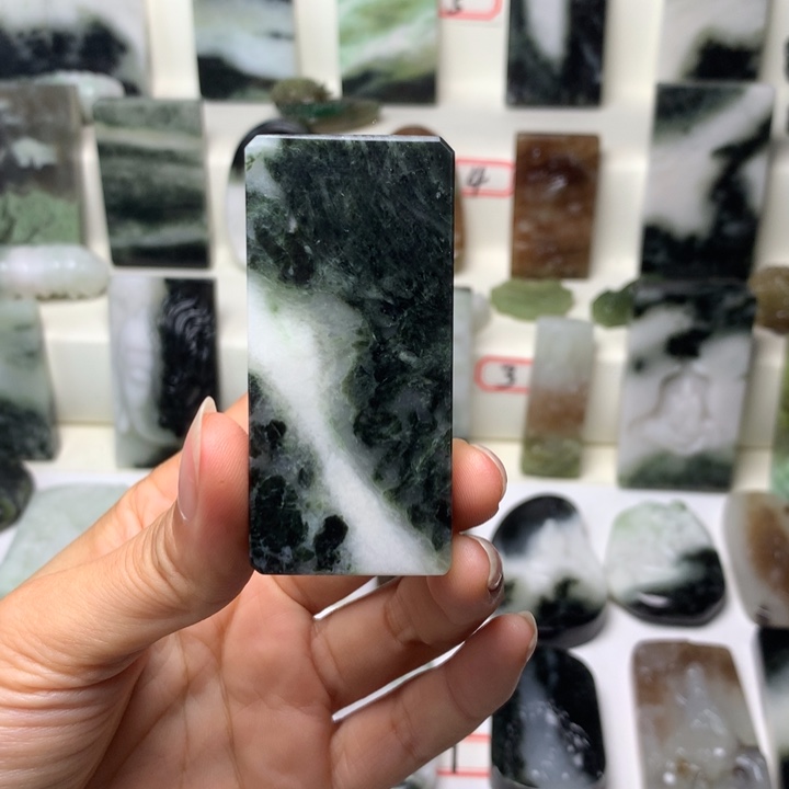 独***️独山玉未镶嵌颈饰