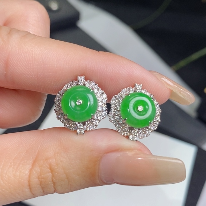 翡翠18K金镶嵌耳饰小扣子