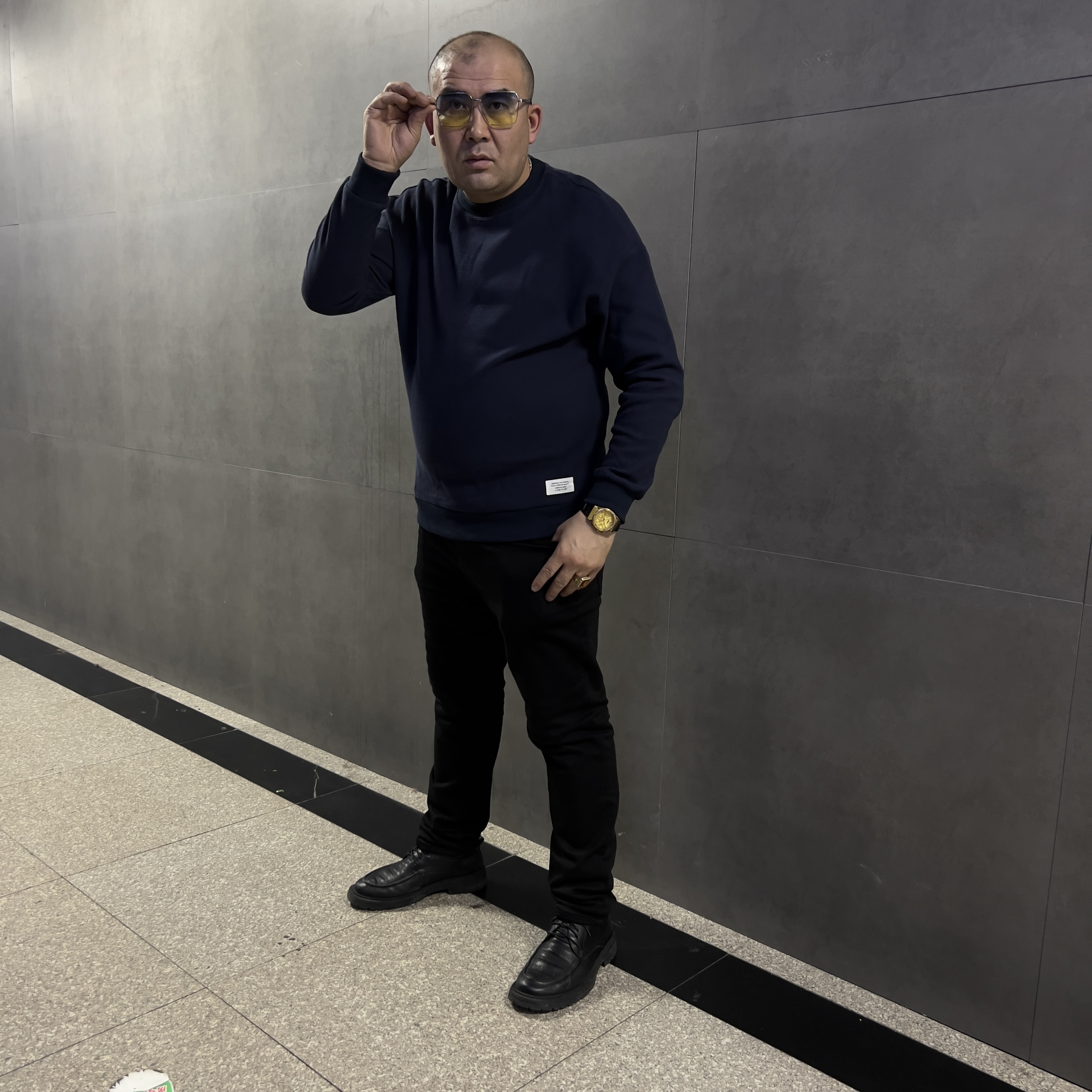 圆领长袖冬季秋冬卫衣套头衫男士时尚男装打底衫保暖纯色加绒