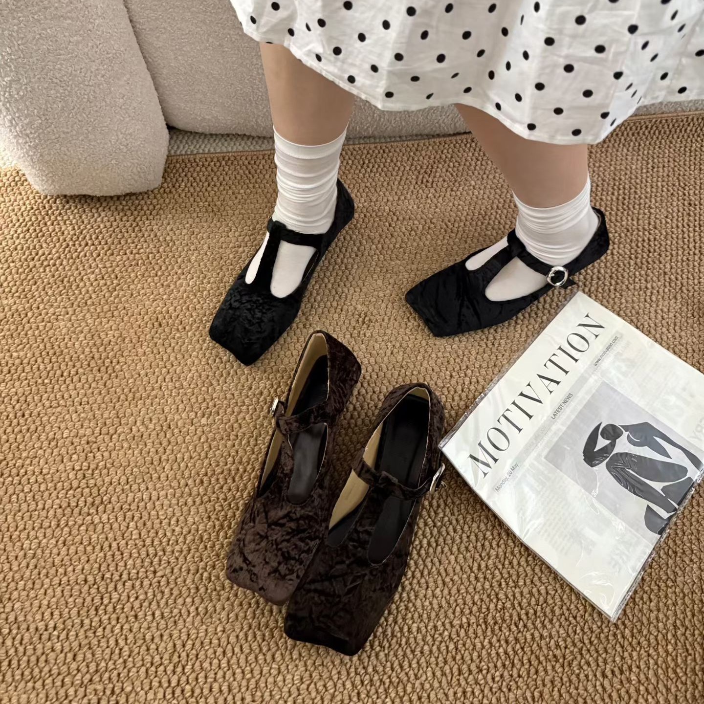 2026早春新款法式甜美气质褶皱绒面小众小猫跟高跟鞋一字扣小单鞋