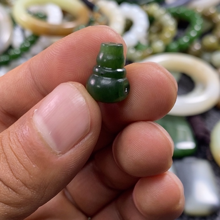 ****周和田玉未镶嵌手链