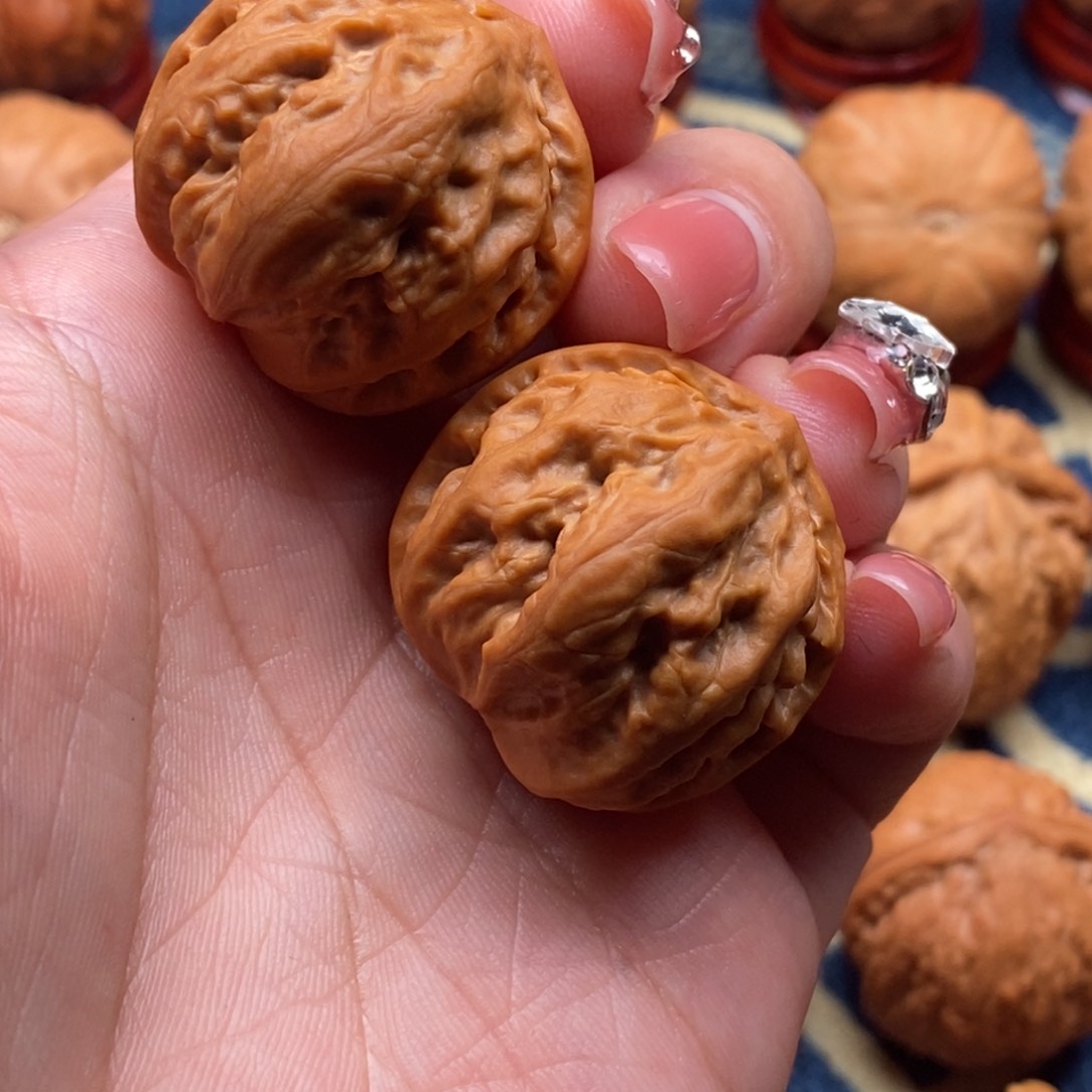 文玩核桃把件N****.精品小手捻